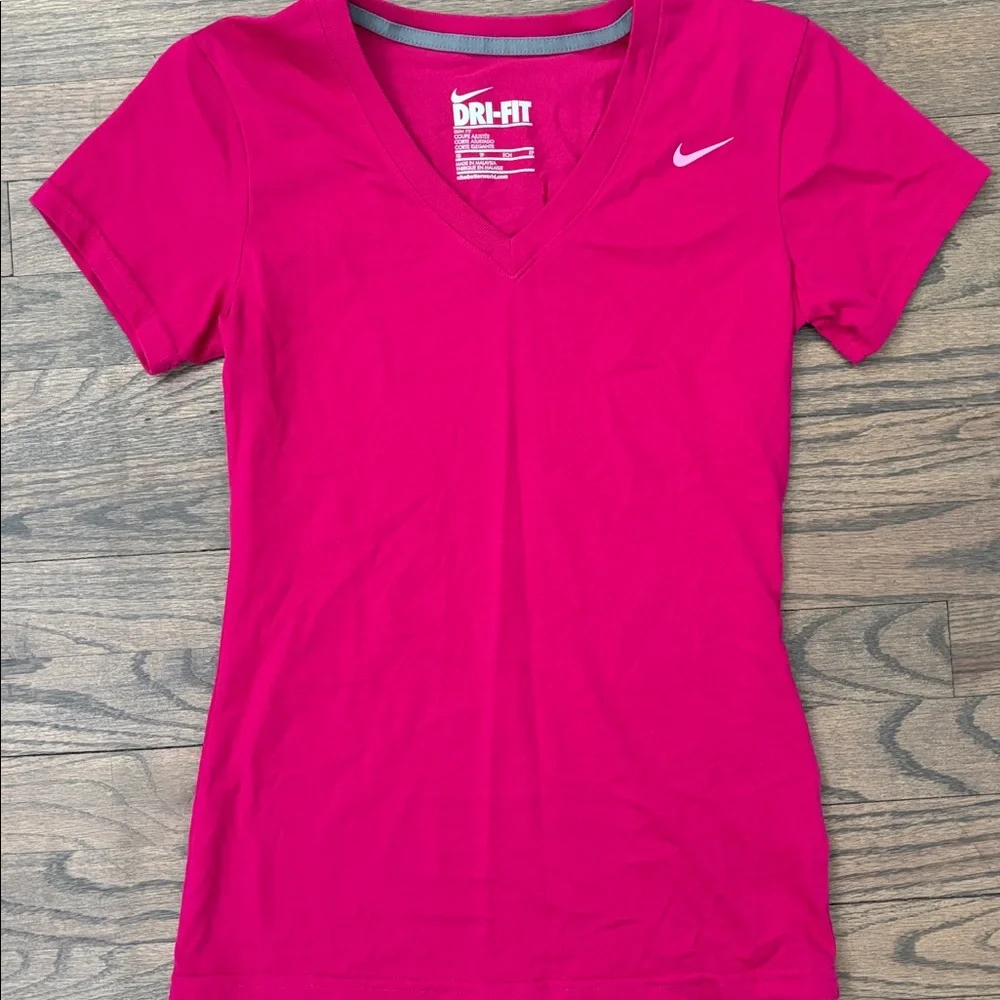 Nike Women's Dri-FIT Short Sleeve Tee in Fuchsia